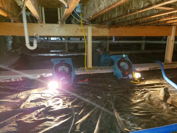 Crawlspace Water Removal in Van Nuys